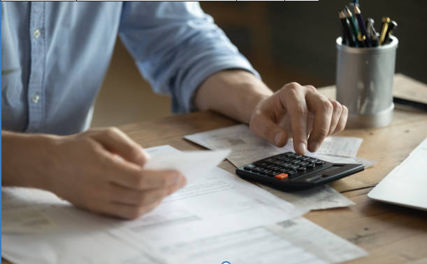 When most retail business owners think of bookkeeping, the first things that come to mind are tax compliance, expense tracking, and preparing end